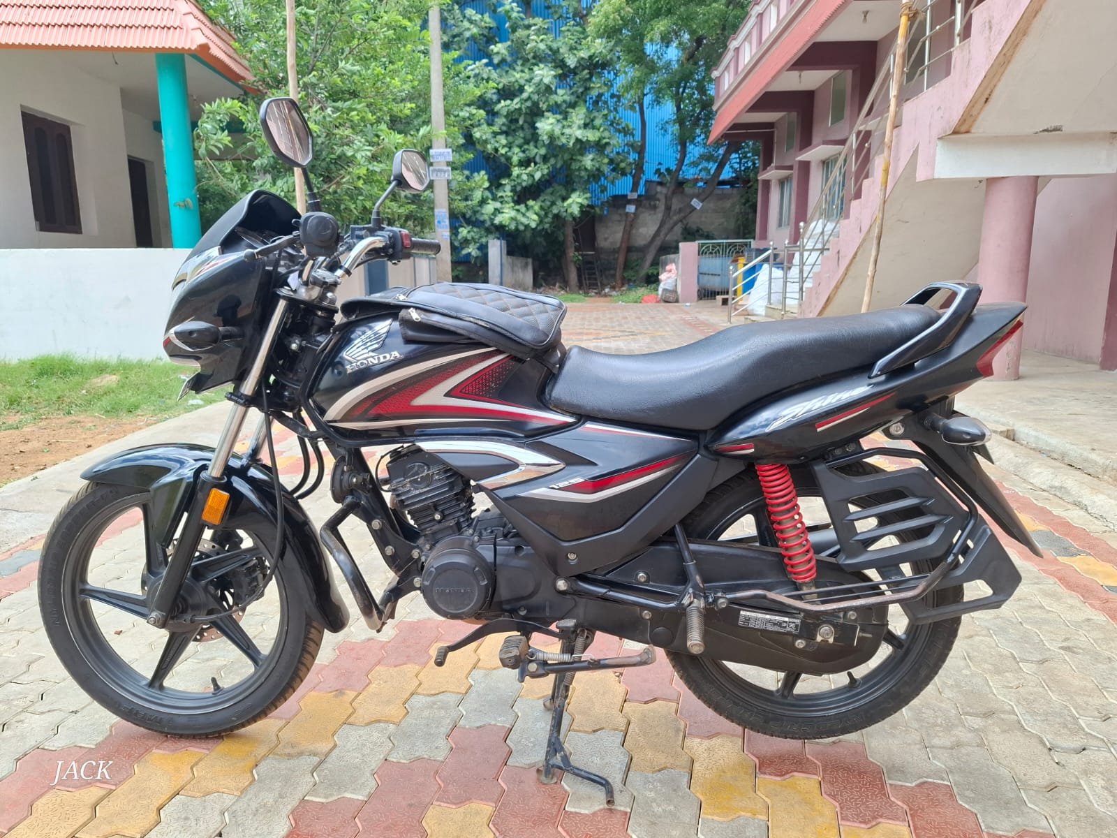 Honda Shine
